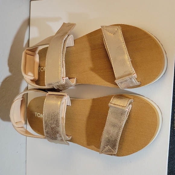 TOM'S Ray Metallic Hook Loop Straps Sandals 9 - Picture 7 of 11